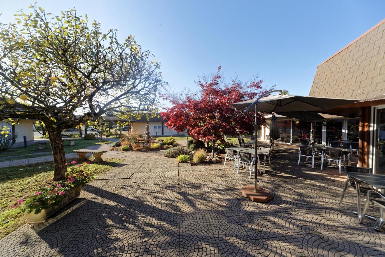 Charme Hotel, Montbeliard Sud ภายนอก รูปภาพ