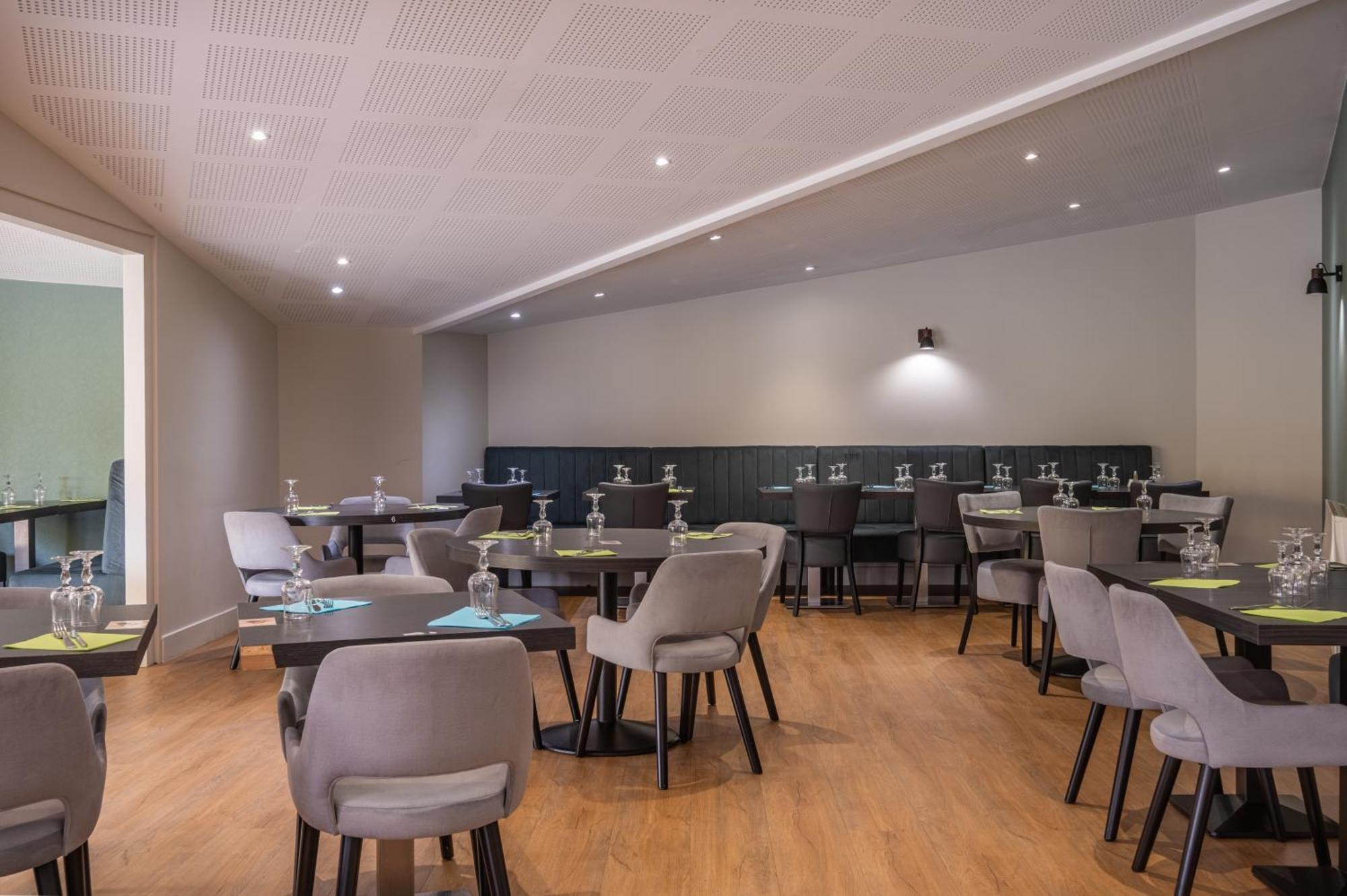 Charme Hotel, Montbeliard Sud ภายนอก รูปภาพ