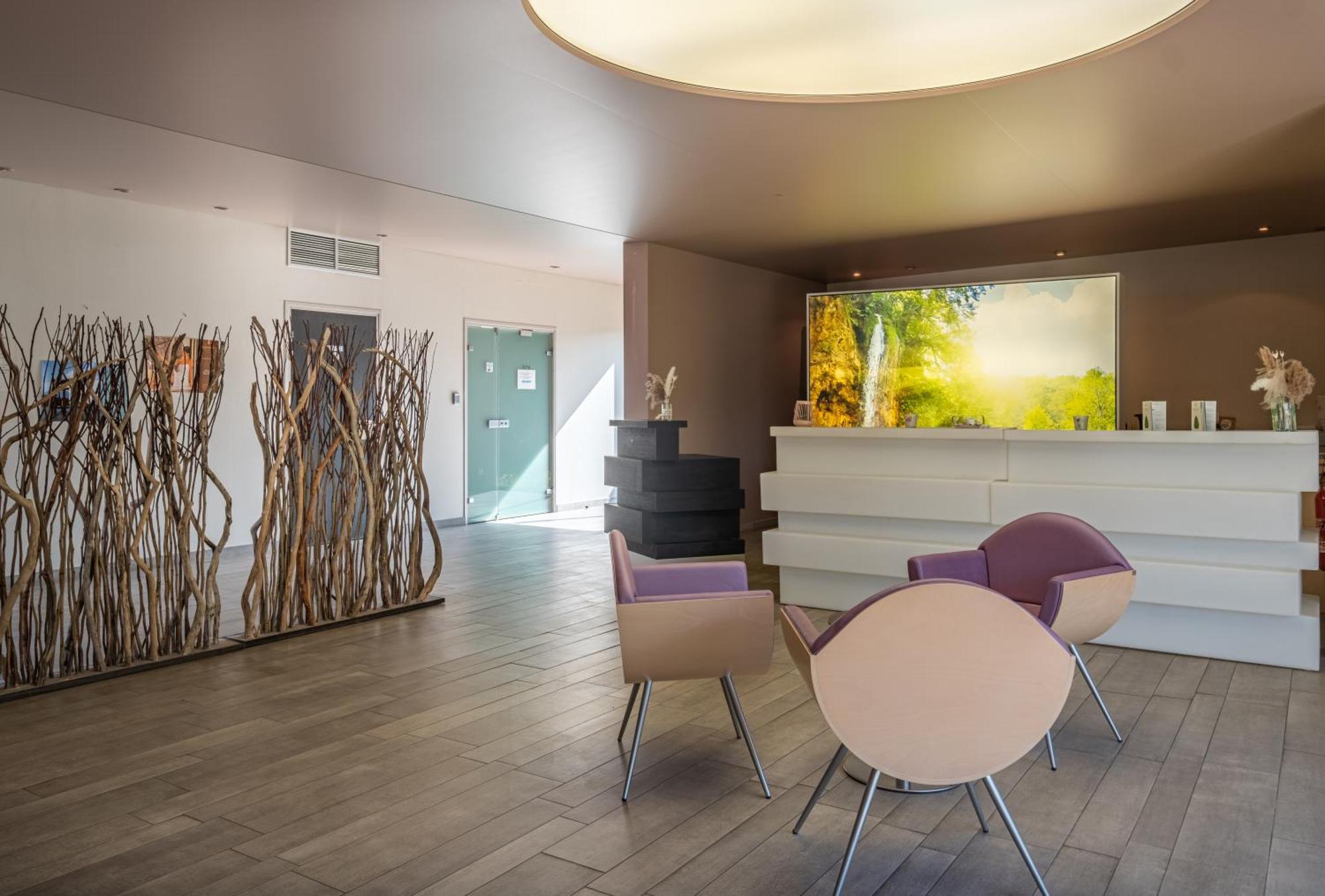 Charme Hotel, Montbeliard Sud ภายนอก รูปภาพ