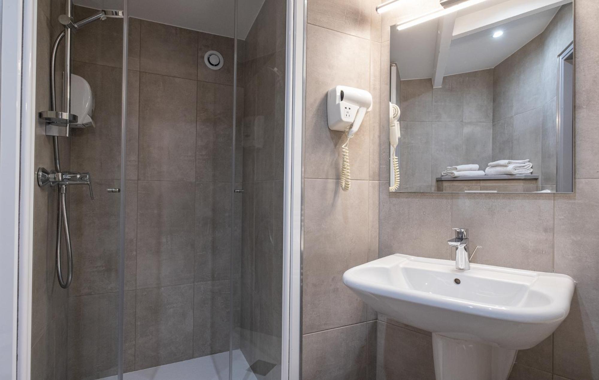 Charme Hotel, Montbeliard Sud ภายนอก รูปภาพ