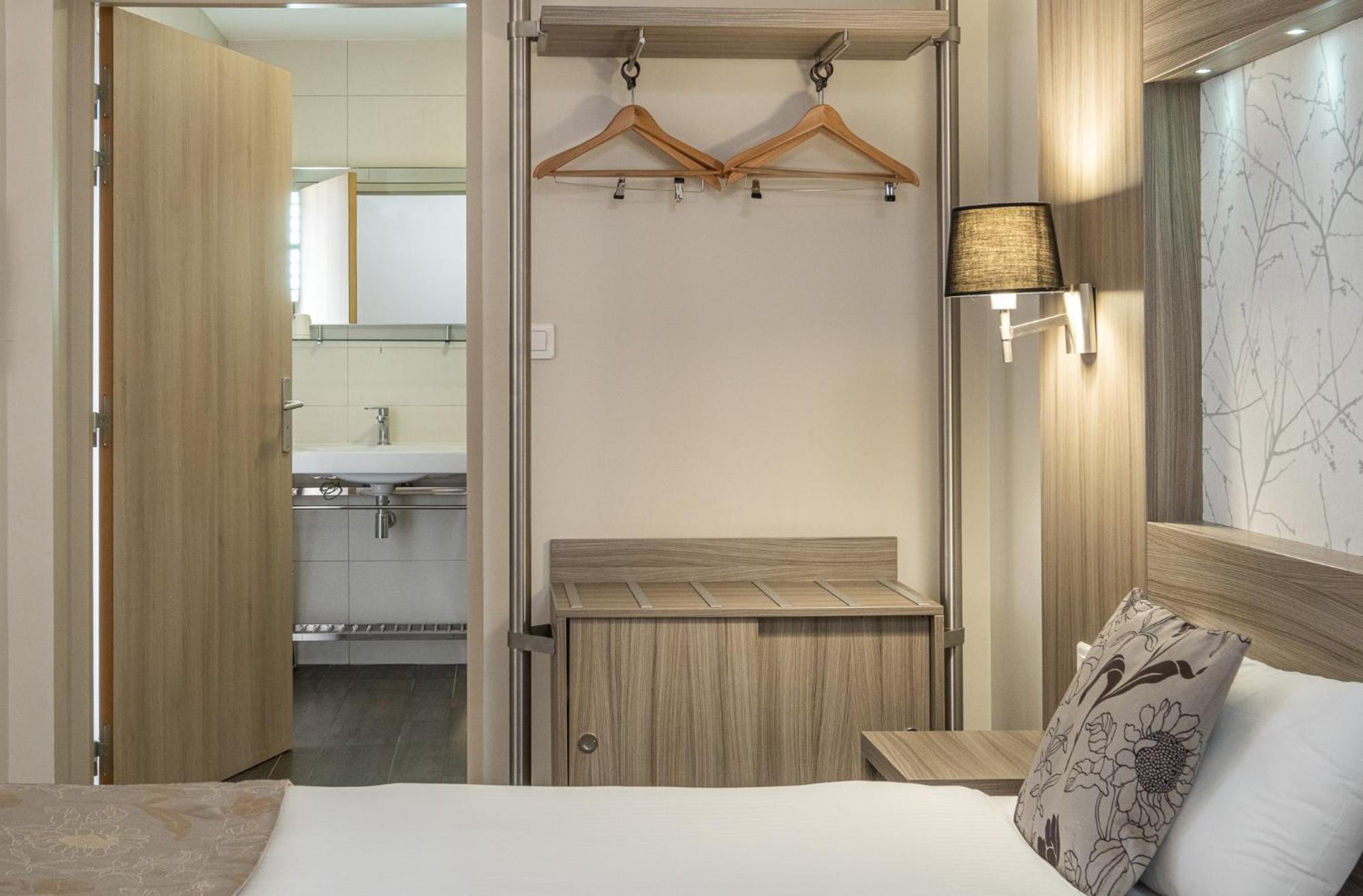 Charme Hotel, Montbeliard Sud ภายนอก รูปภาพ